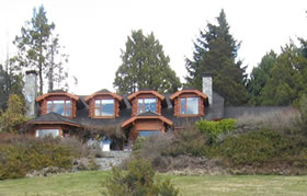Foto frente Villa Serena